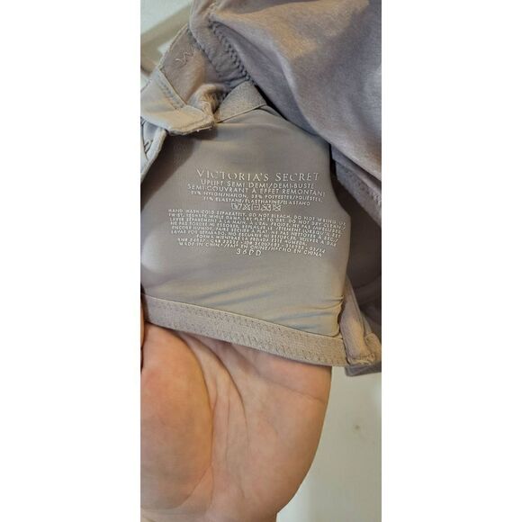 Victoria Secret grey bra with pink tint - Picture 5 of 5